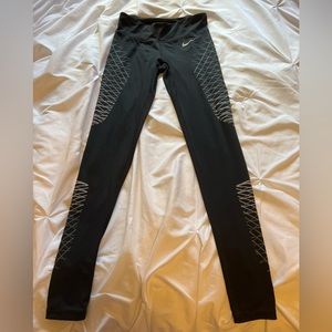 Black and gray Nike leggings